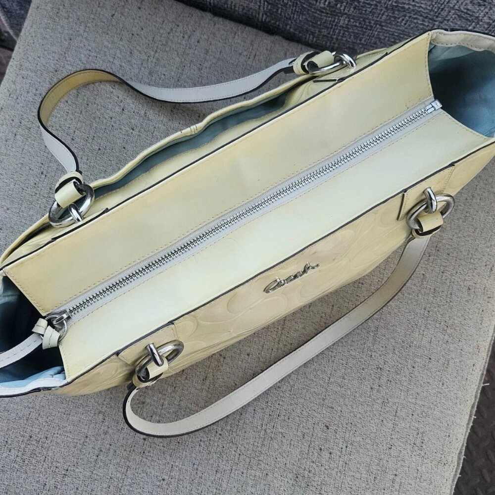 Coach Ladies Shoulder Bag Purse Cream Patent Leather Hand Bag Tote Large Bag - Picture 7 of 13